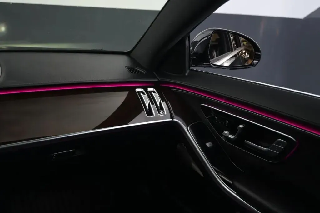 Mercedes-Benz S-Class photo 39