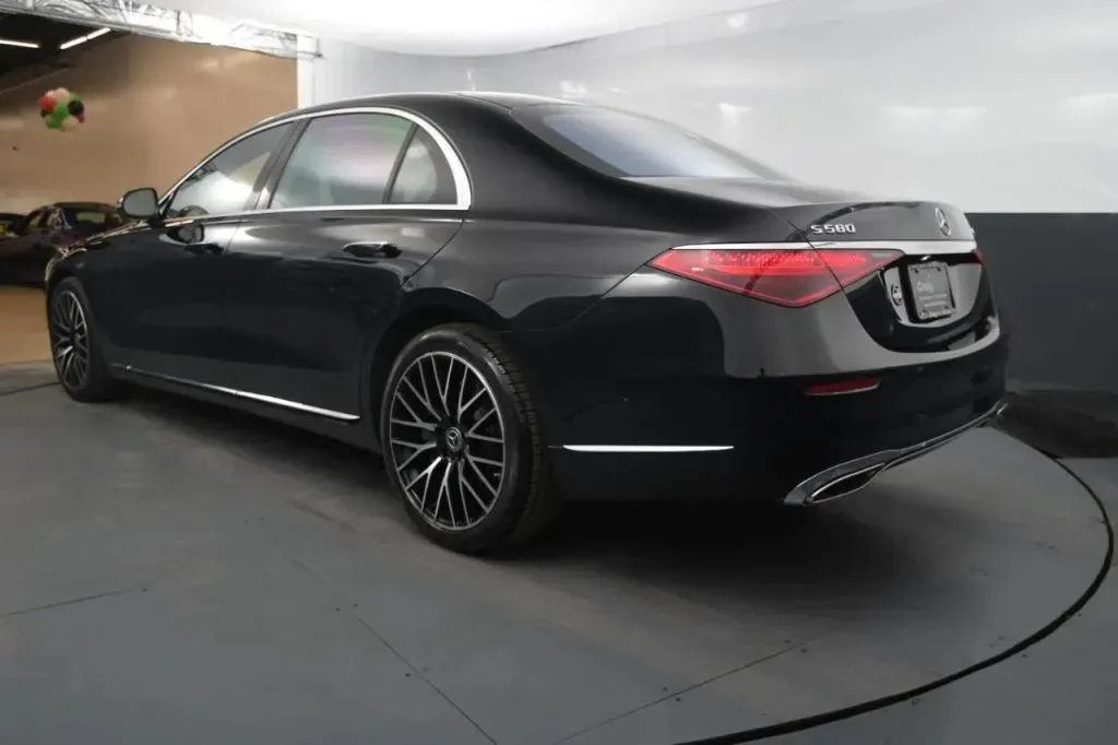 Mercedes-Benz S-Class photo 3