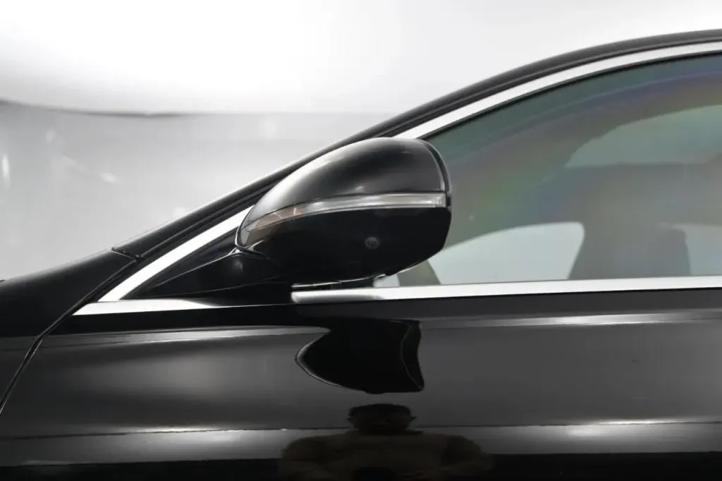 Mercedes-Benz S-Class photo 14