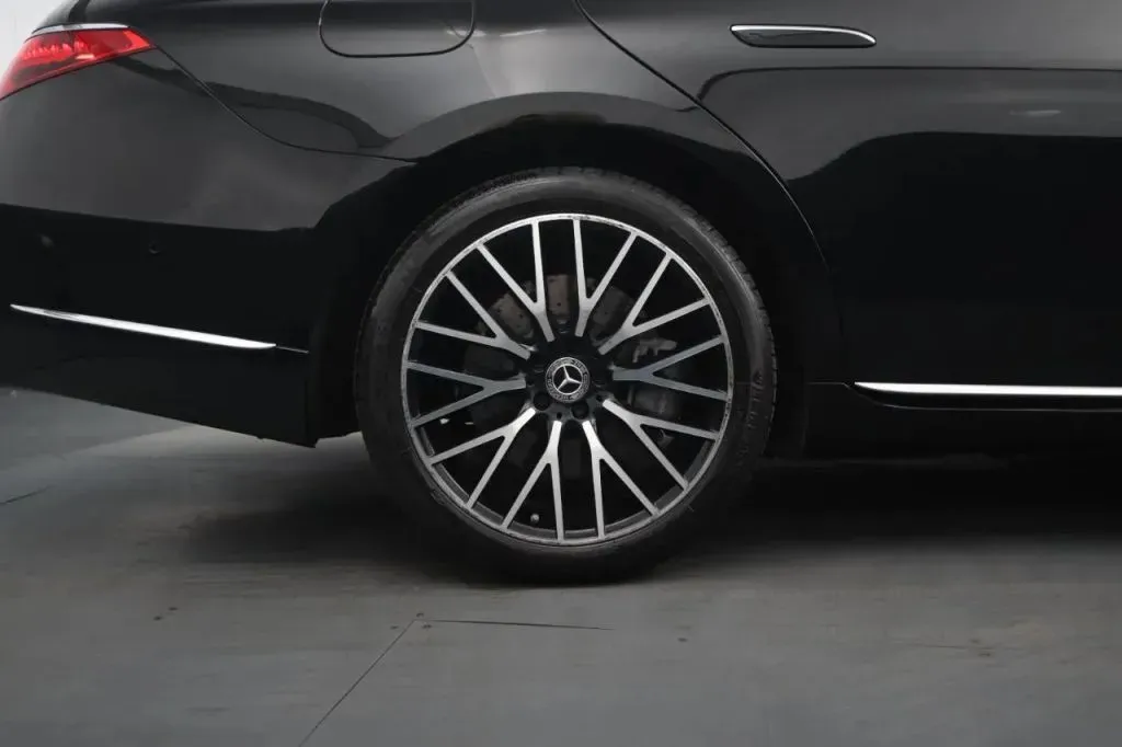 Mercedes-Benz S-Class photo 20