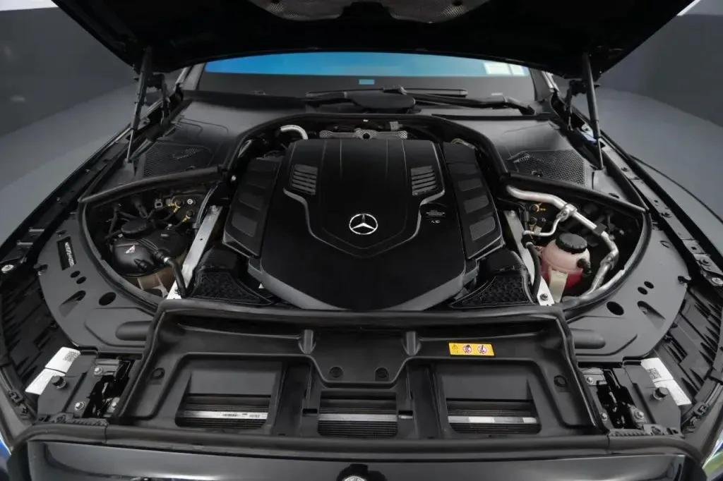 Mercedes-Benz S-Class photo 22
