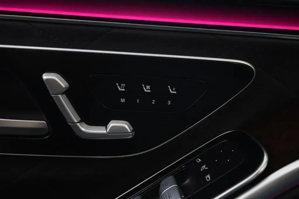 Mercedes-Benz S-Class photo 33