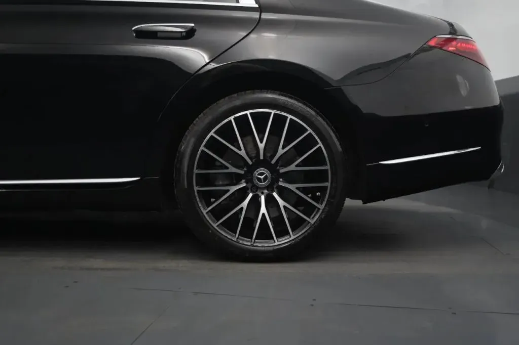 Mercedes-Benz S-Class photo 17