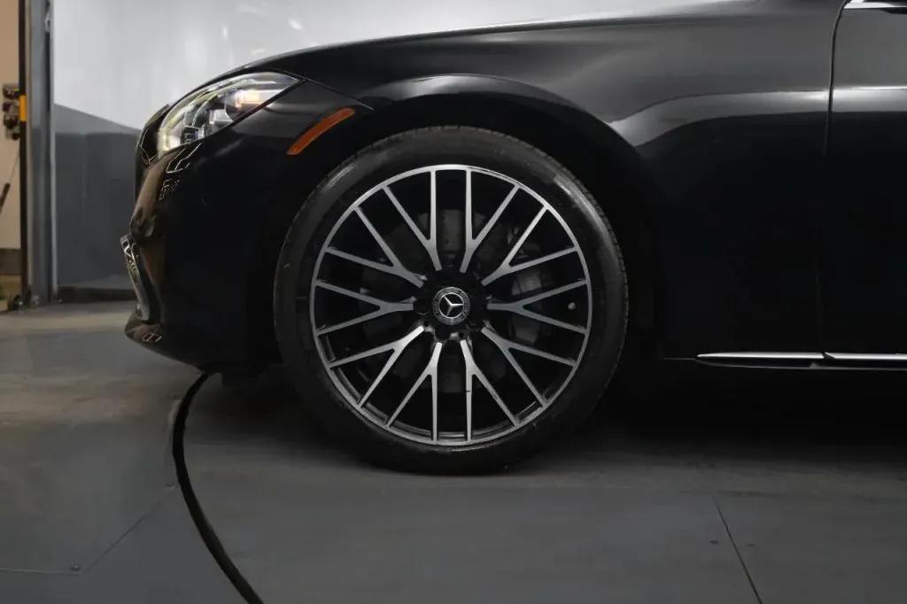 Mercedes-Benz S-Class photo 11