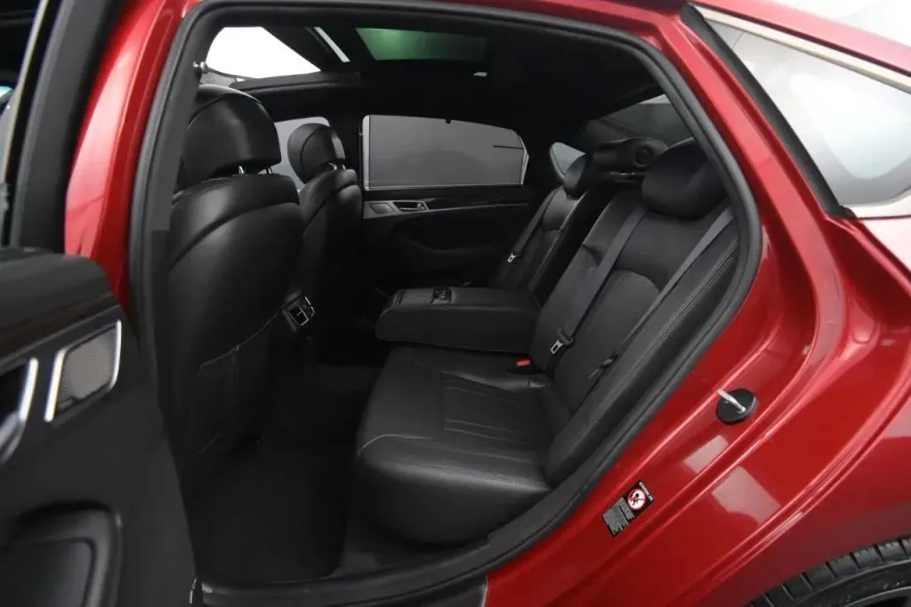 Genesis G80 photo 48