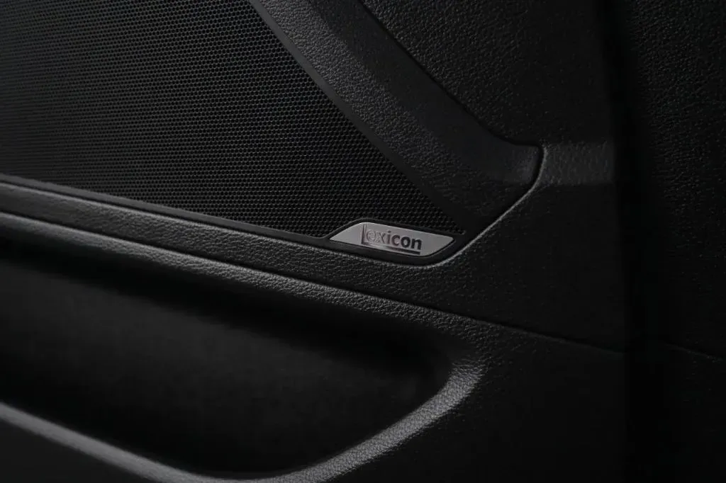 Genesis G80 photo 35
