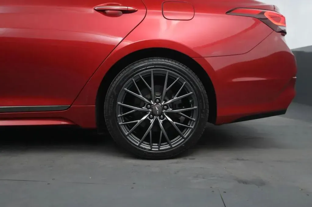 Genesis G80 photo 17