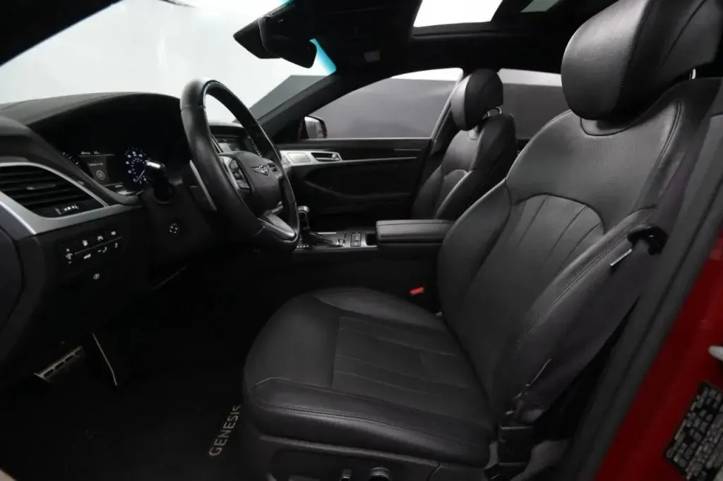 Genesis G80 photo 43