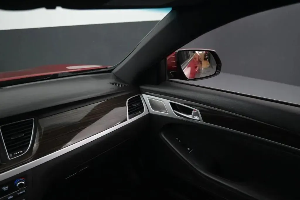 Genesis G80 photo 39