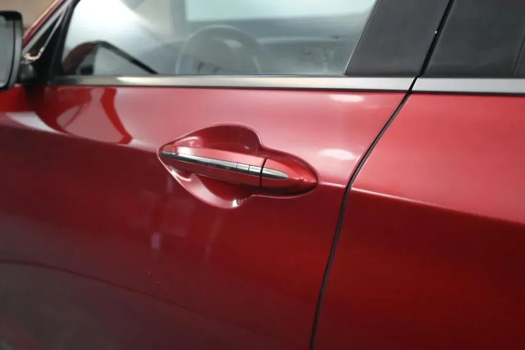 Genesis G80 photo 16