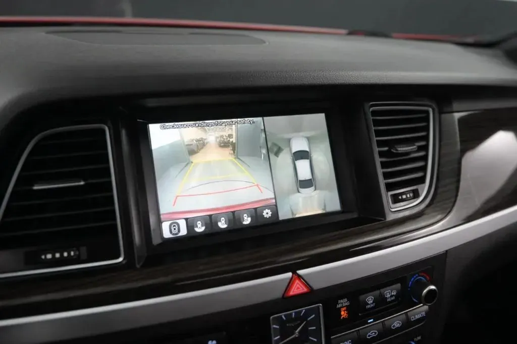 Genesis G80 photo 28