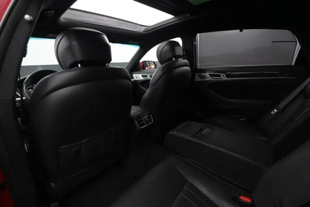 Genesis G80 photo 49