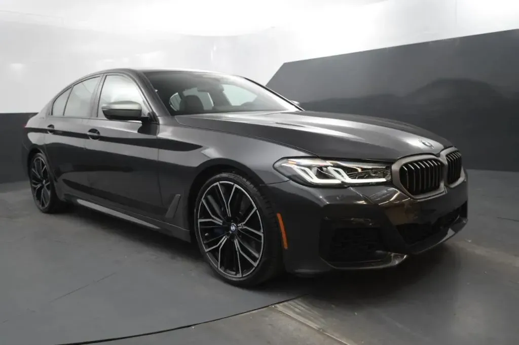 2021 BMW 5 Series M550i - Photo 7