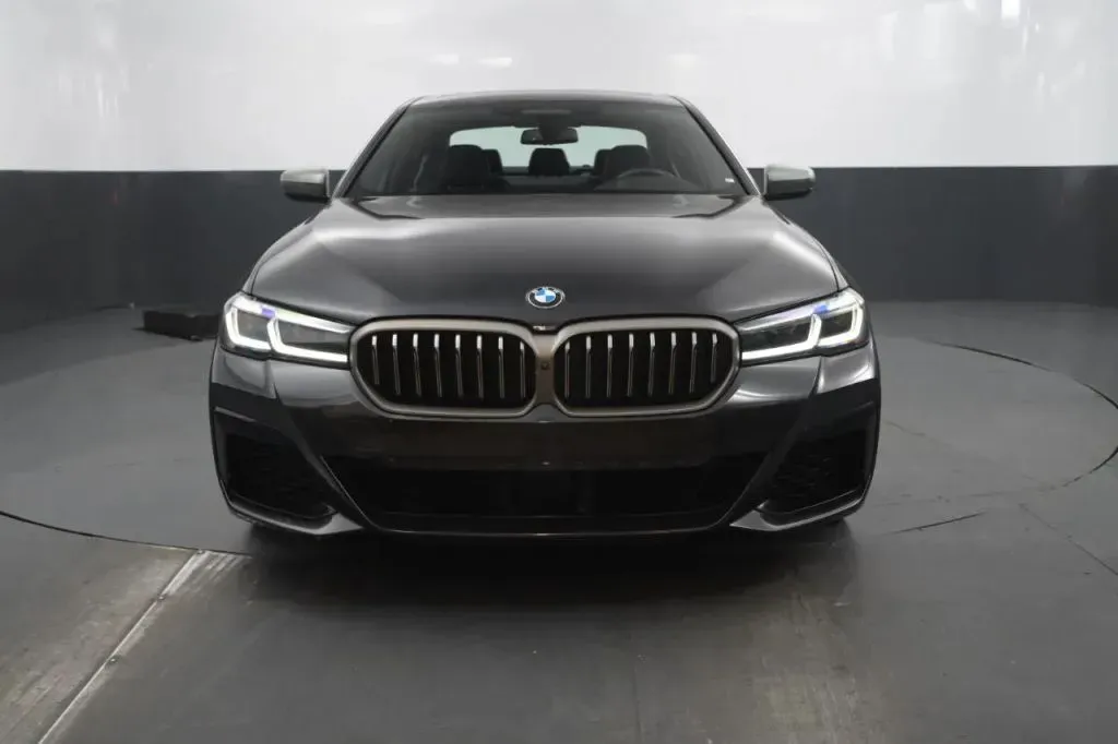 2021 BMW 5 Series M550i - Photo 8