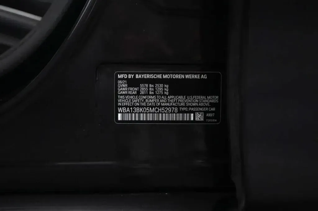 2021 BMW 5 Series M550i - Photo 22