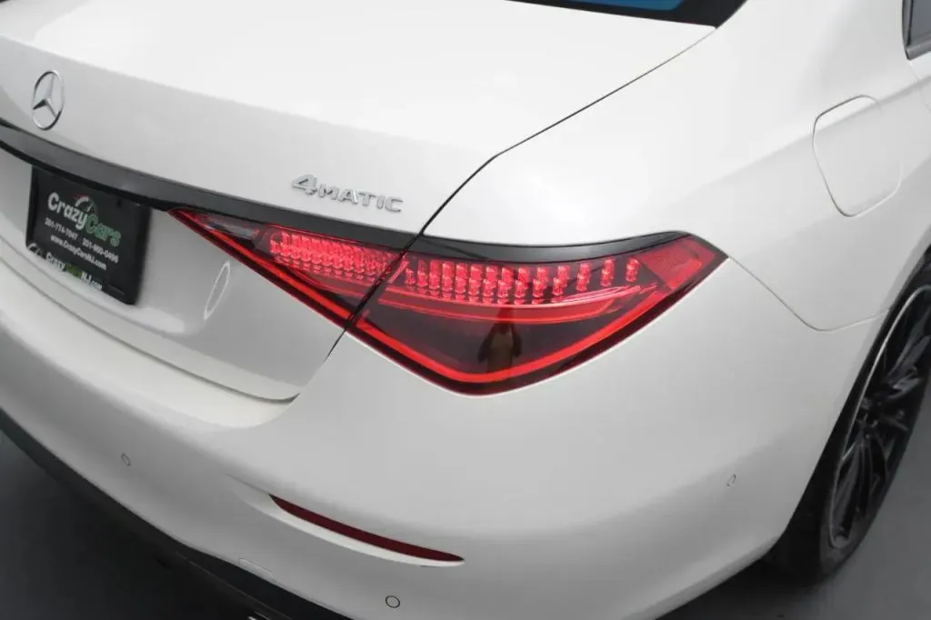 Mercedes-Benz S-Class photo 16