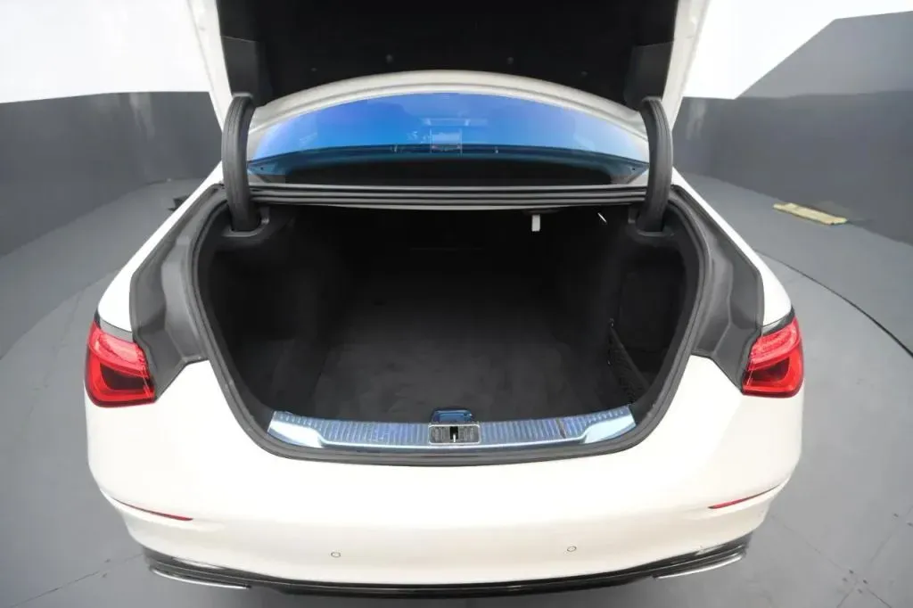 Mercedes-Benz S-Class photo 46