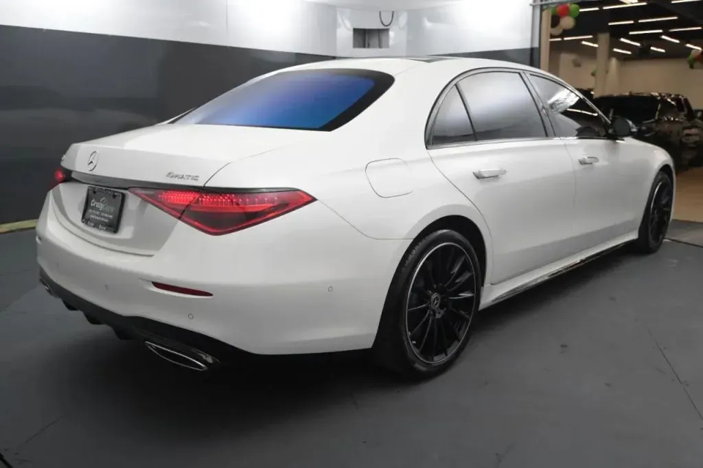 Mercedes-Benz S-Class photo 5