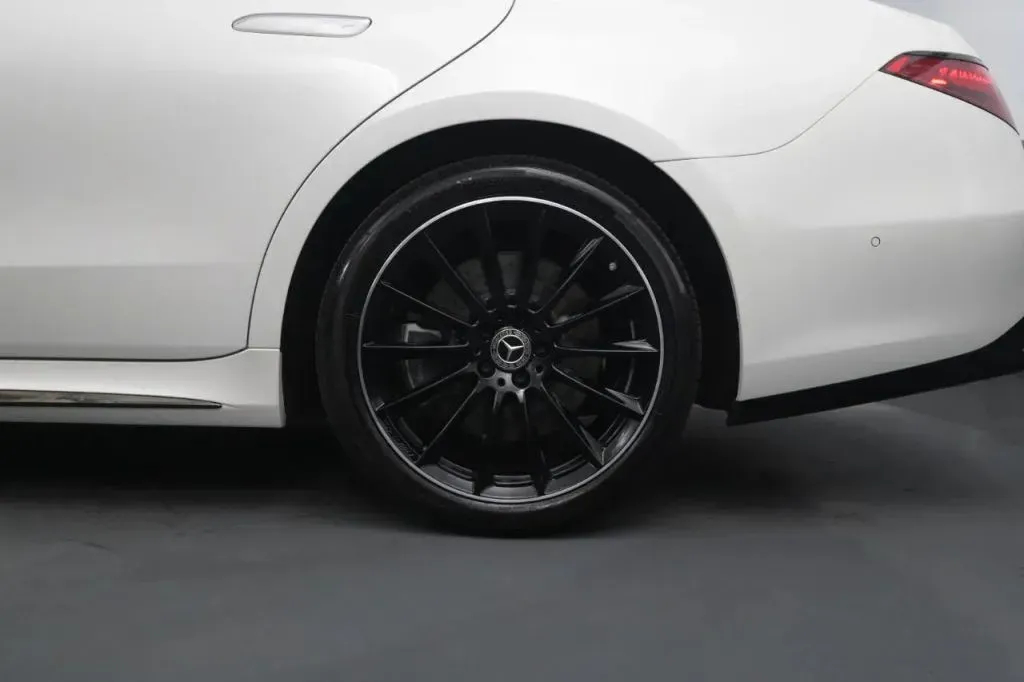 Mercedes-Benz S-Class photo 14