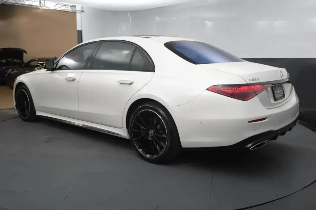 Mercedes-Benz S-Class photo 3