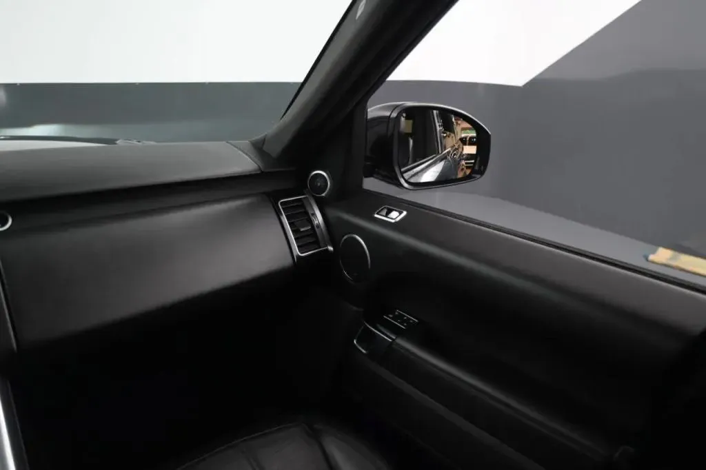 Land Rover Range Rover Sport photo 32
