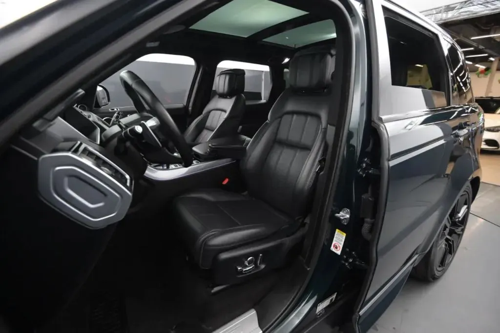 Land Rover Range Rover Sport photo 38