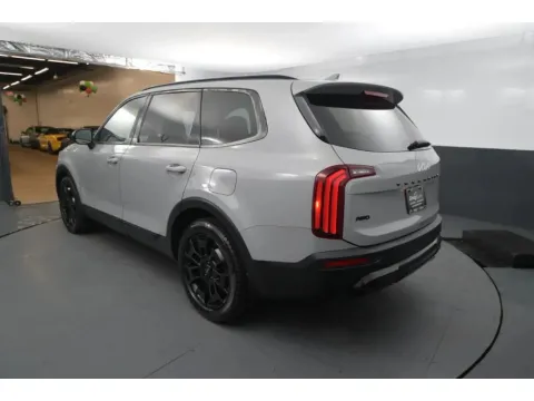 Another view of 2022 Kia Telluride SX Sport Utility 4D for sale in Hillside, NJ at Crazy Cars Hillside