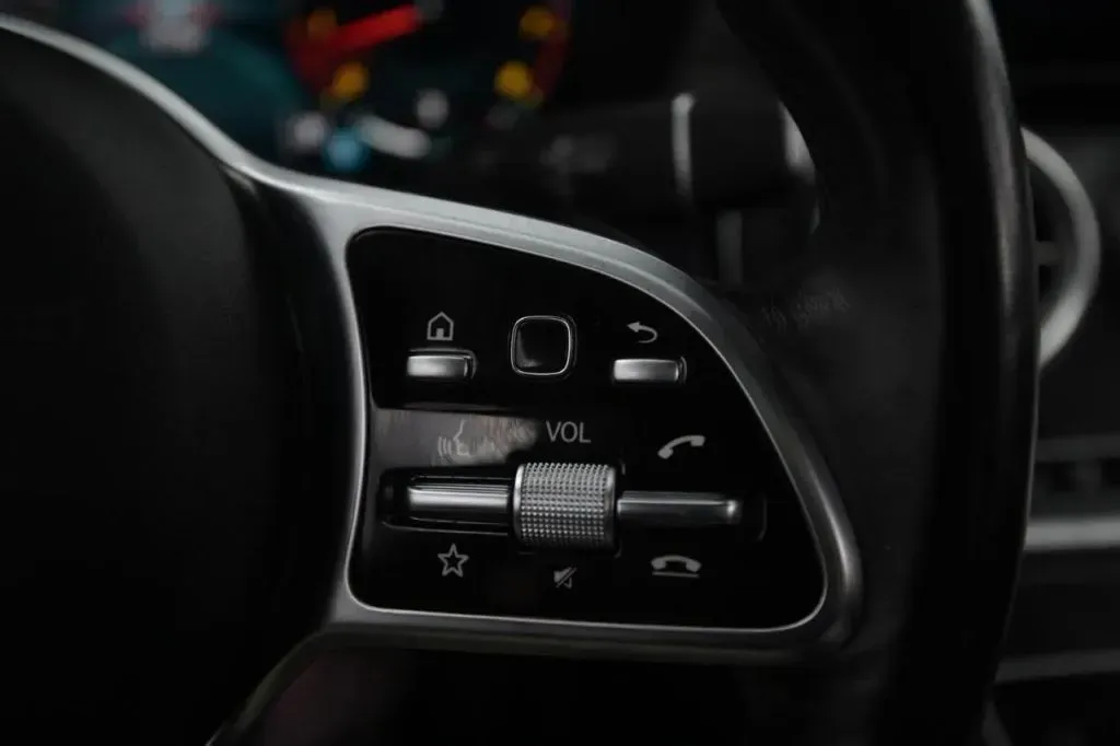 Mercedes-Benz C-Class photo 25