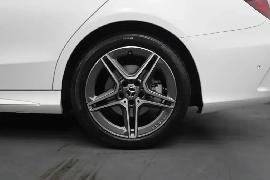 Mercedes-Benz C-Class photo 15
