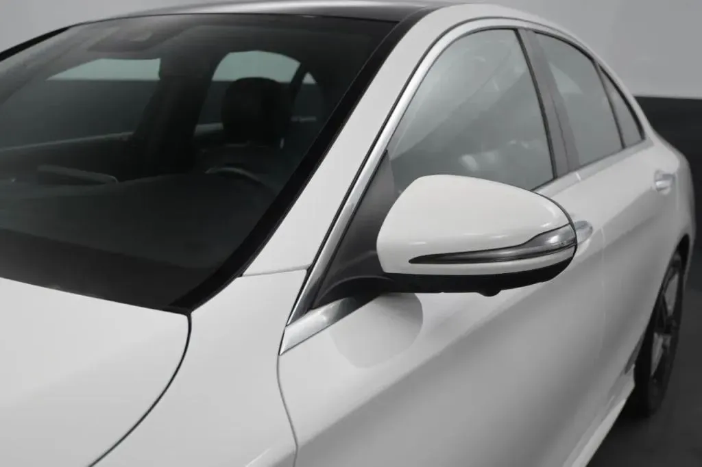 Mercedes-Benz C-Class photo 11