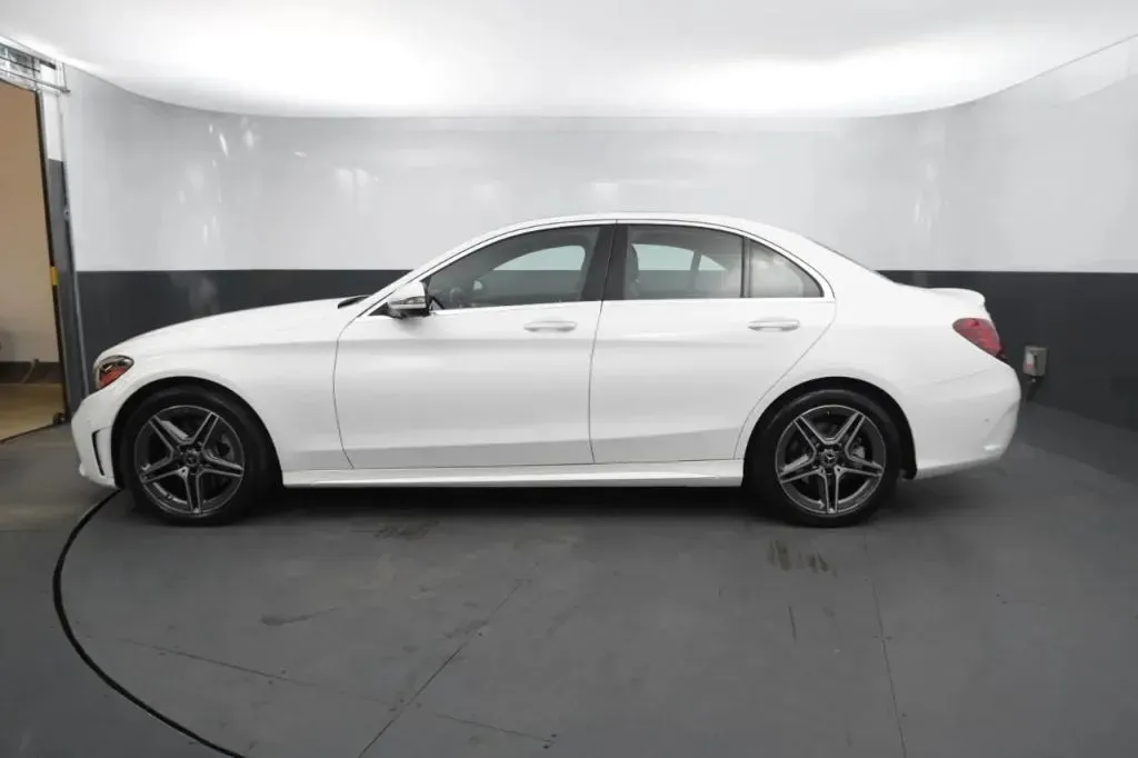 Mercedes-Benz C-Class photo 2