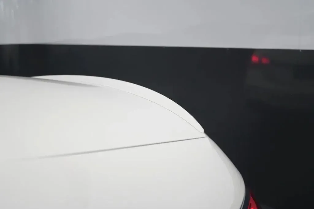 Mercedes-Benz S-Class photo 14