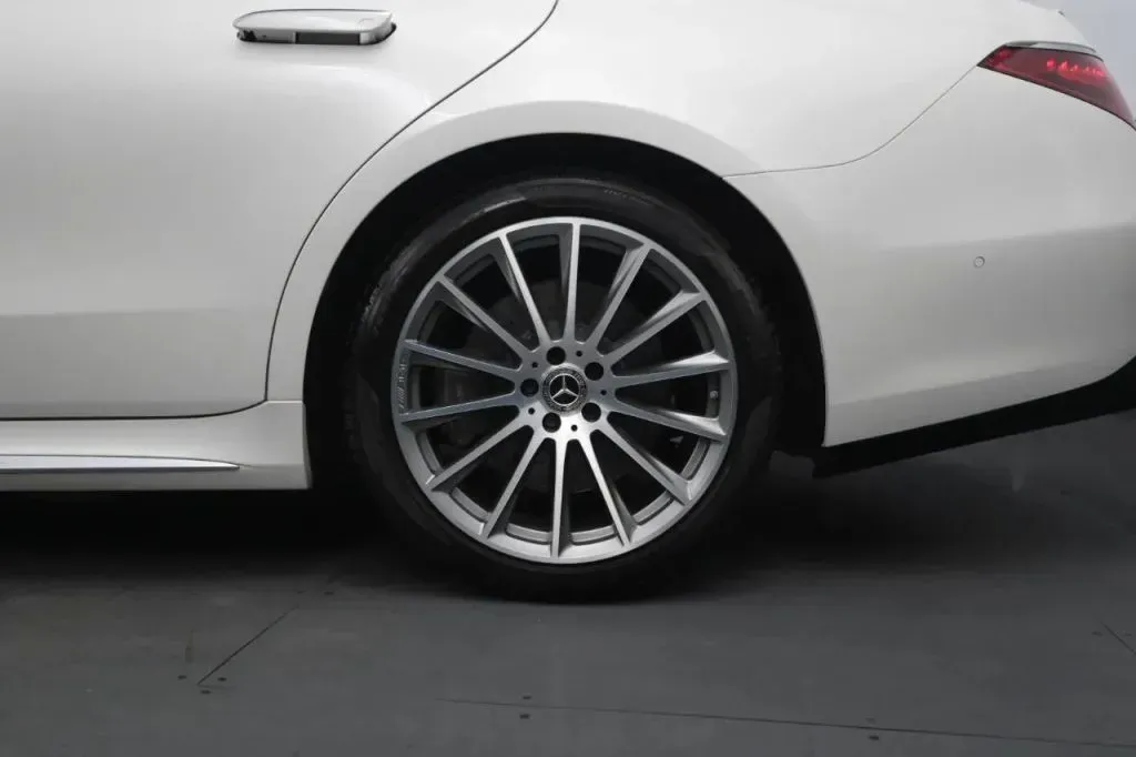 Mercedes-Benz S-Class photo 13