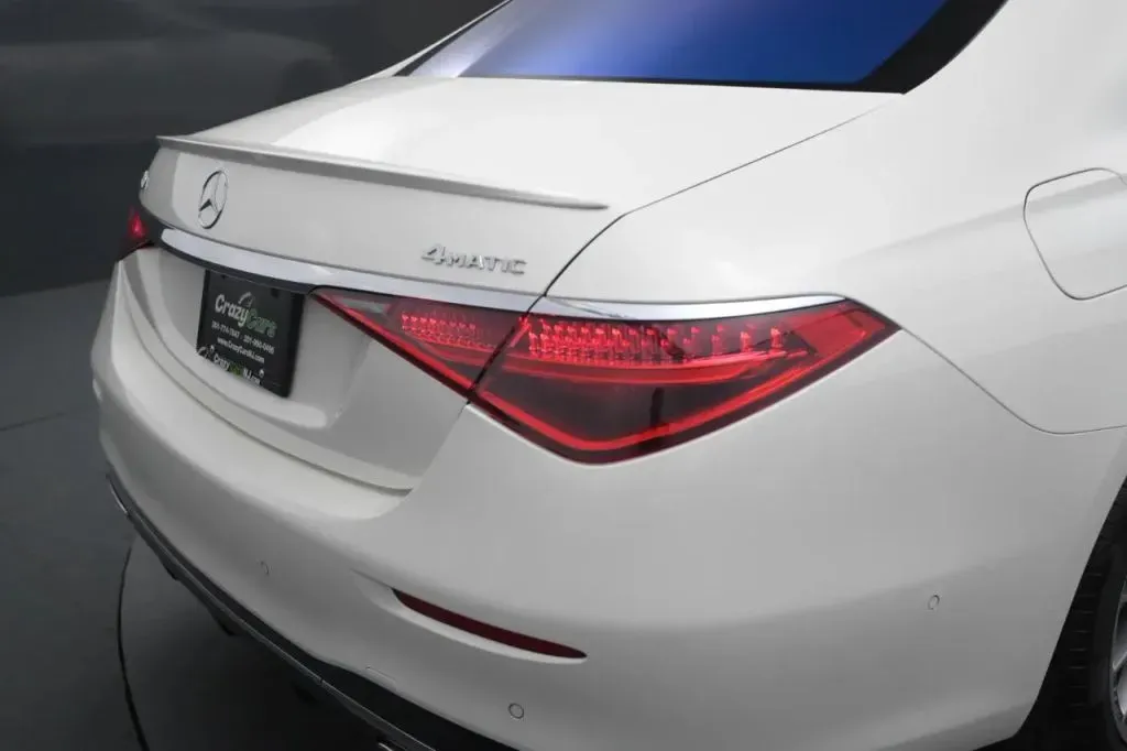 Mercedes-Benz S-Class photo 16