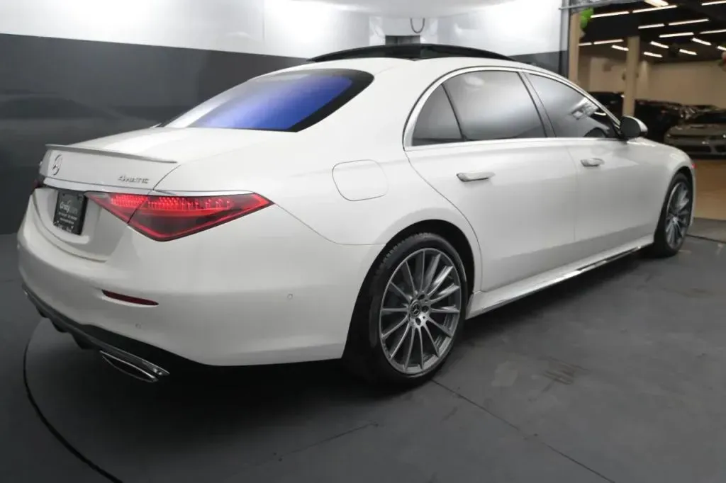 Mercedes-Benz S-Class photo 5