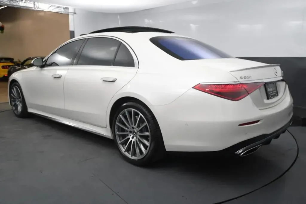 Mercedes-Benz S-Class photo 3