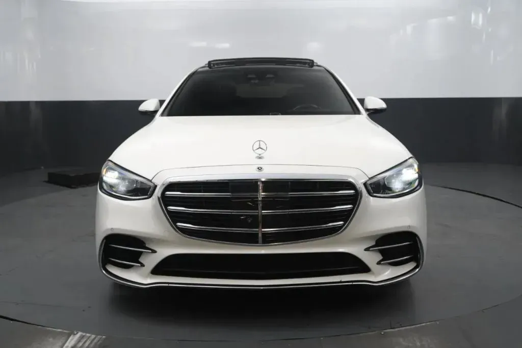 Mercedes-Benz S-Class photo 8