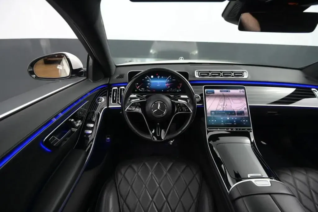 Mercedes-Benz S-Class photo 32