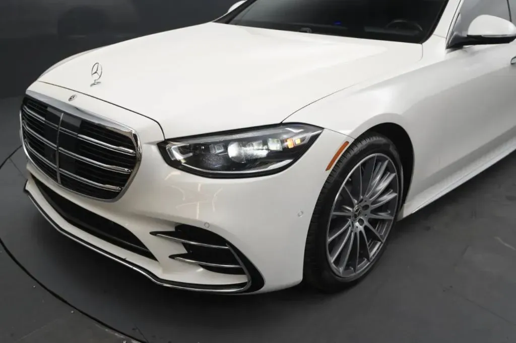Mercedes-Benz S-Class photo 9