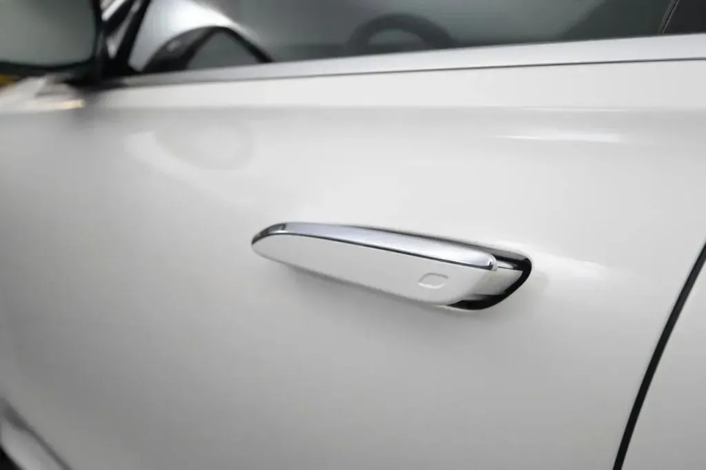 Mercedes-Benz S-Class photo 12