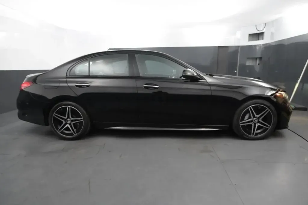 Mercedes-Benz C-Class photo 6