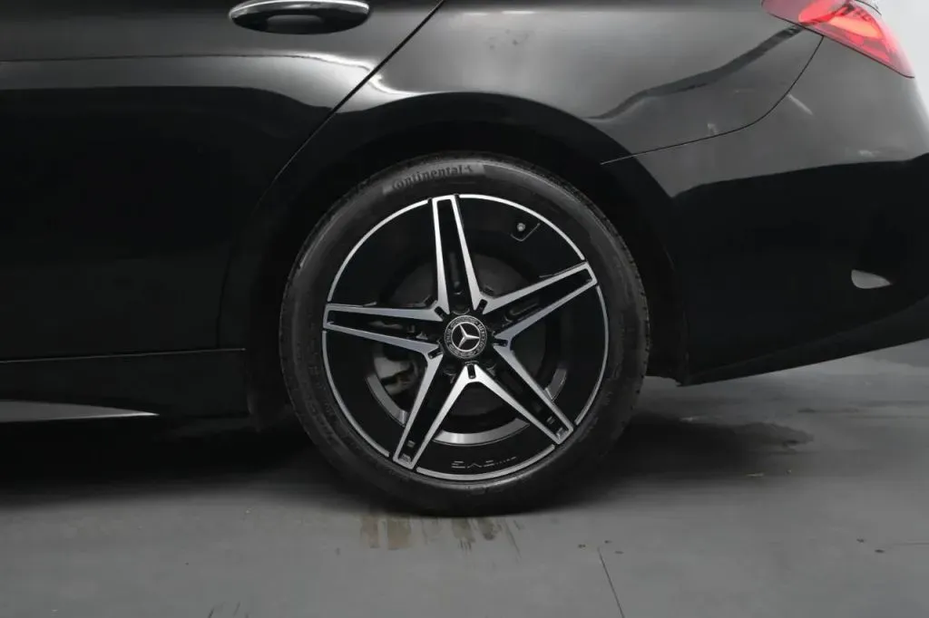 Mercedes-Benz C-Class photo 15