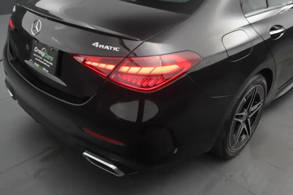 Mercedes-Benz C-Class photo 18