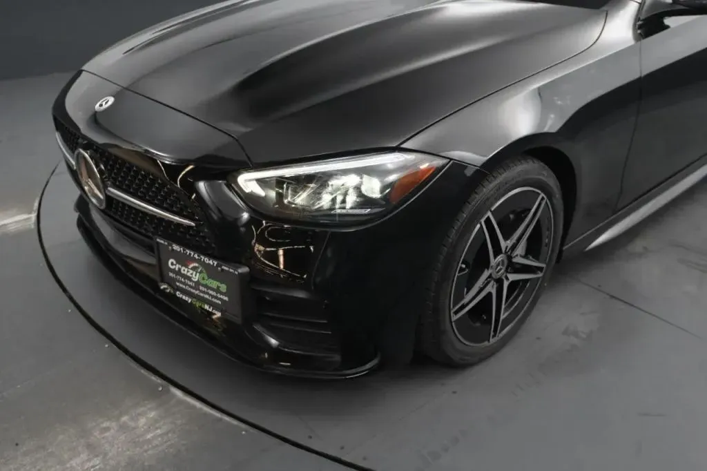 Mercedes-Benz C-Class photo 9
