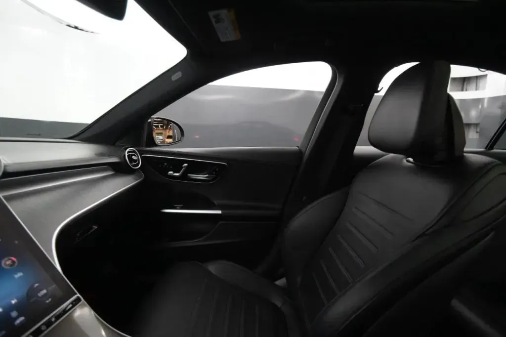 Mercedes-Benz C-Class photo 27