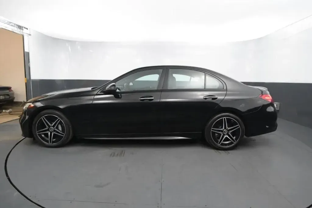 Mercedes-Benz C-Class photo 2