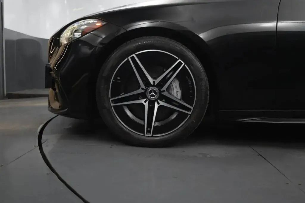Mercedes-Benz C-Class photo 10