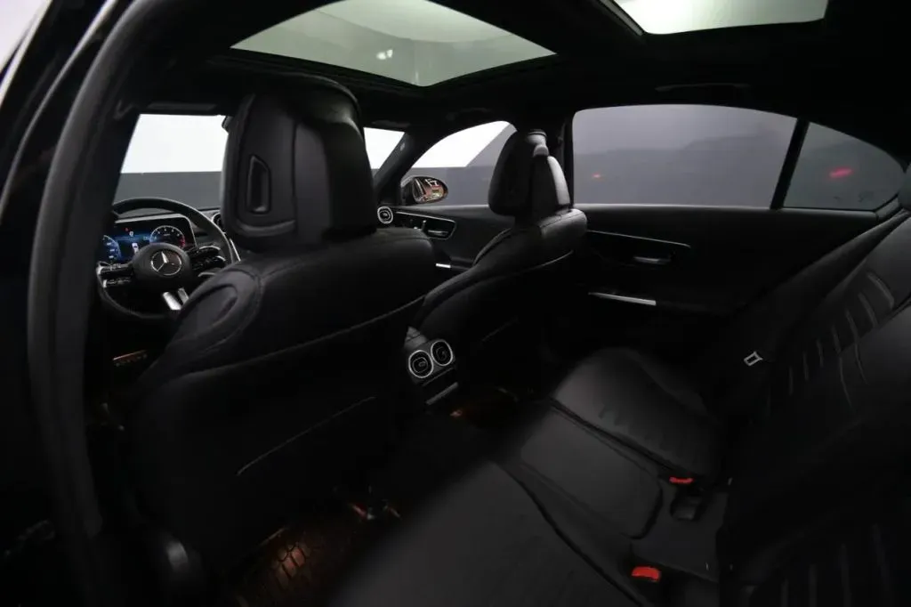Mercedes-Benz C-Class photo 43