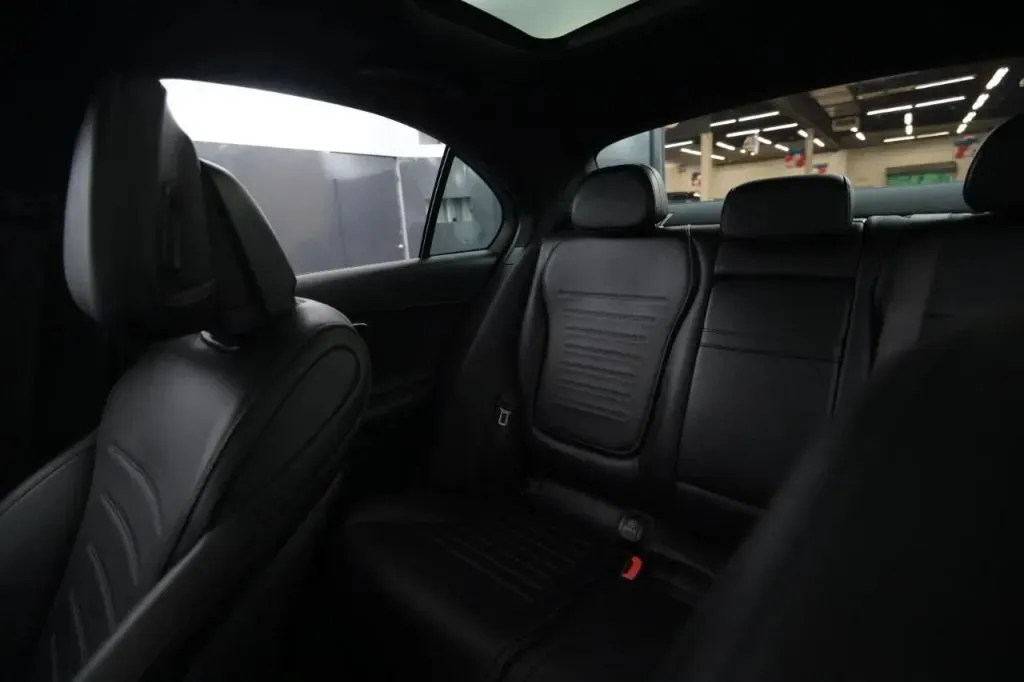 Mercedes-Benz C-Class photo 41