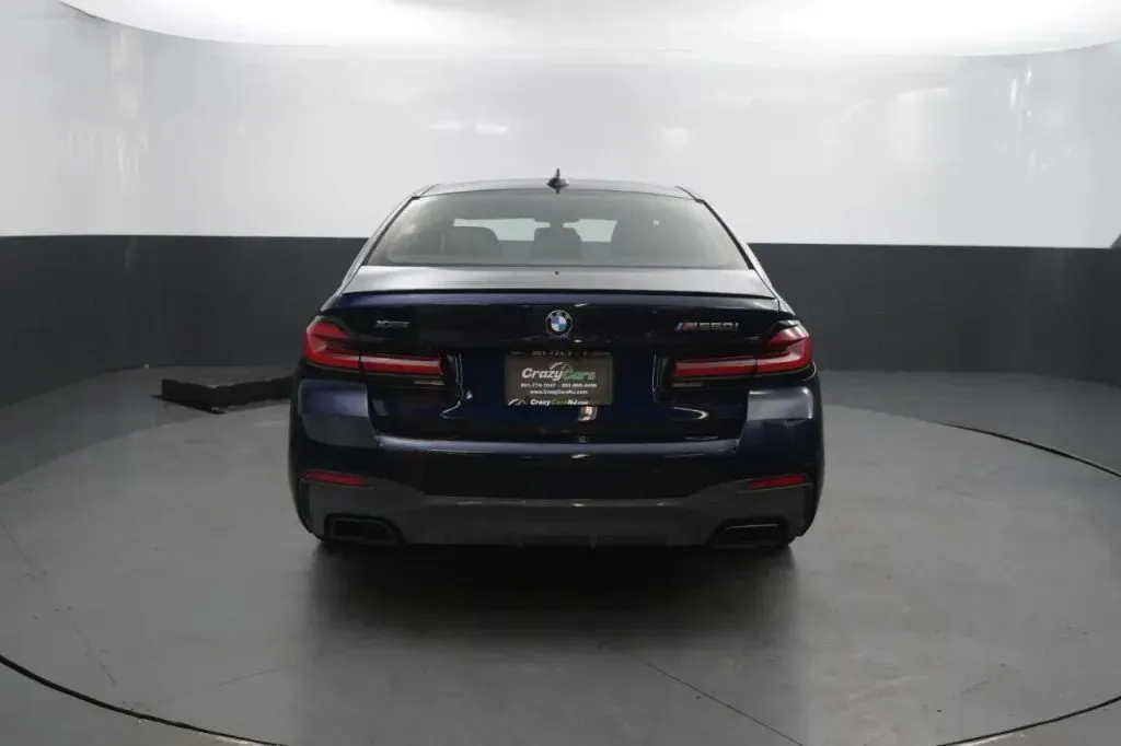 BMW 5 Series photo 4